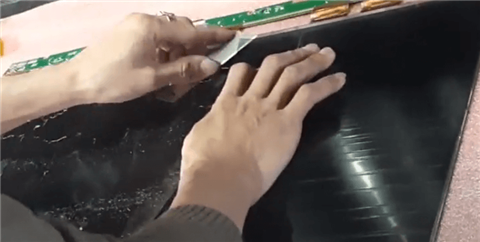 Dán Lại Tấm Phân Cực Tivi LG Bị Bong Hỏng